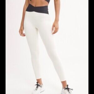 Le Ore Cream & Black Leggings Size Small